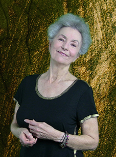 Drogheda Lir is the pen name for a former daily newspaper journalist and Broadway theater critic.